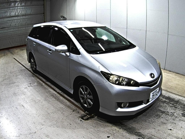 TOYOTA WISH 2017