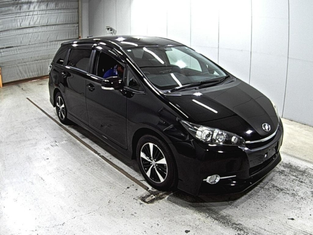 TOYOTA WISH 2013
