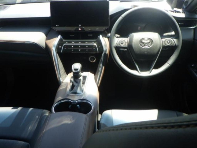 TOYOTA HARRIER 2022