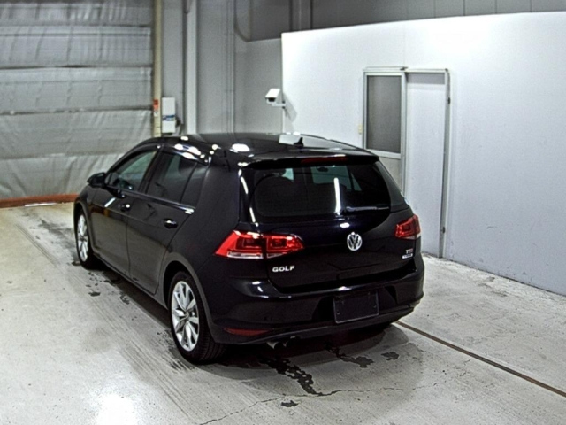 VOLKSWAGEN GOLF 2016