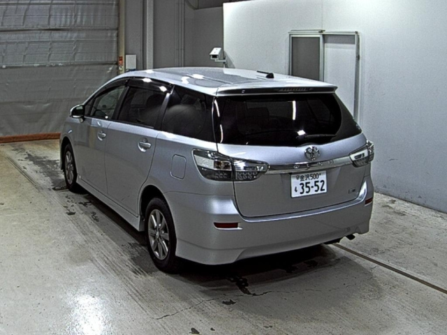 TOYOTA WISH 2017