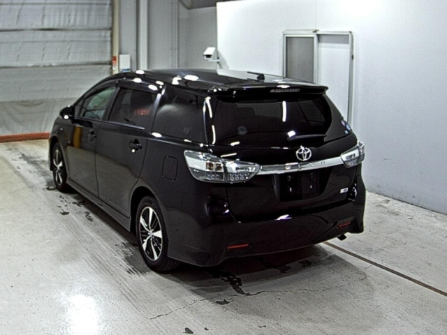 TOYOTA WISH 2013