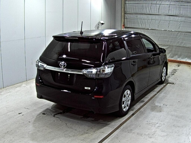 TOYOTA WISH 2013