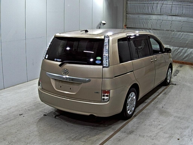 TOYOTA ISIS 2012
