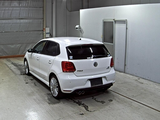 VOLKSWAGEN POLO 2013
