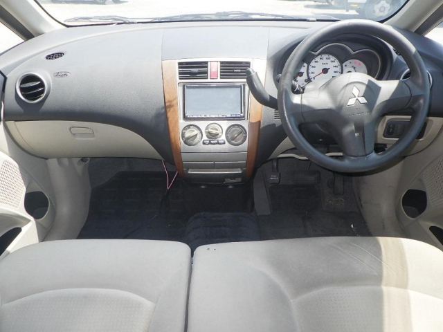 MITSUBISHI COLT PLUS 2008