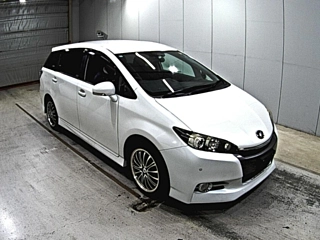 TOYOTA WISH 2013
