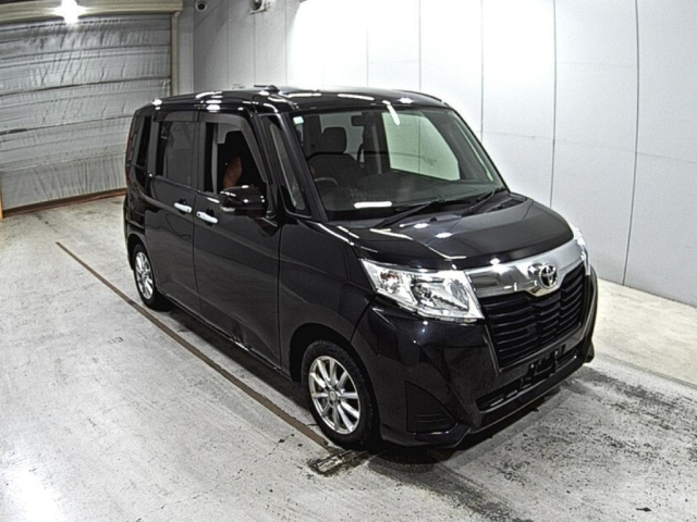 TOYOTA ROOMY 2018
