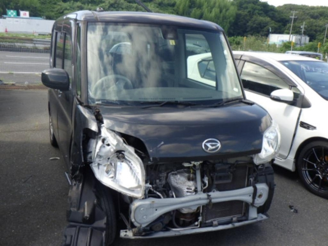 DAIHATSU TANTO 2016