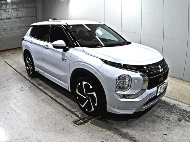 MITSUBISHI OUTLANDER PHEV 2024