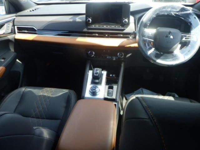 MITSUBISHI OUTLANDER PHEV 2024