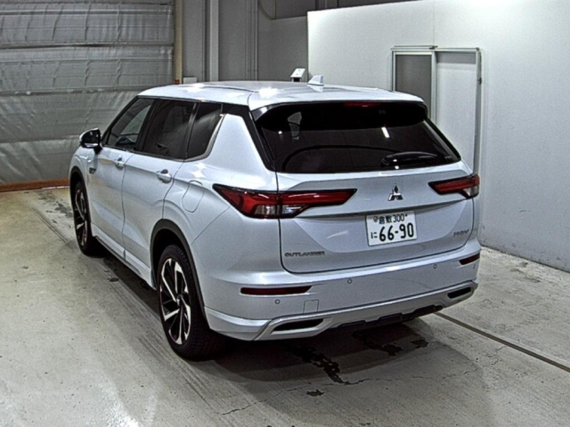 MITSUBISHI OUTLANDER PHEV 2024