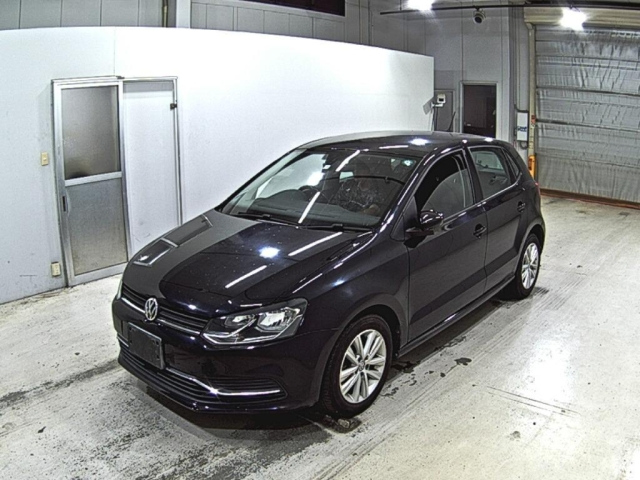 VOLKSWAGEN POLO 2016
