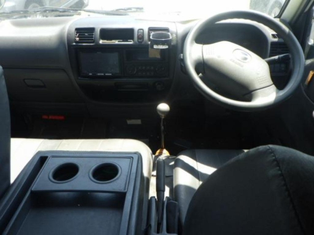 MAZDA BONGO VAN 2010