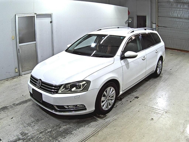 VOLKSWAGEN PASSAT VARIANT 2012