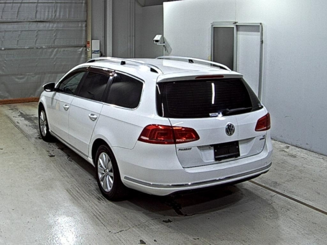 VOLKSWAGEN PASSAT VARIANT 2012