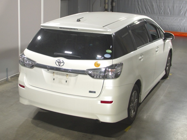 TOYOTA WISH 2012