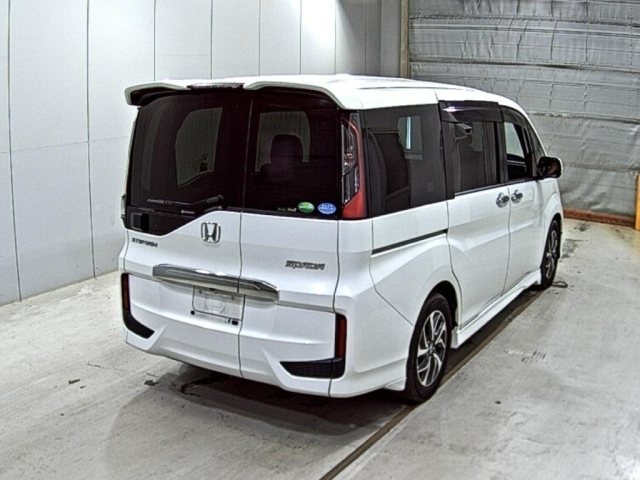 HONDA STEP WAGON 2016