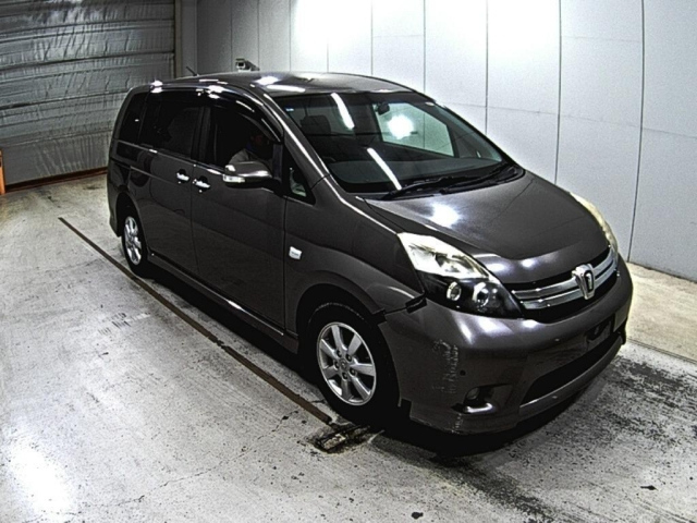 TOYOTA ISIS 2013