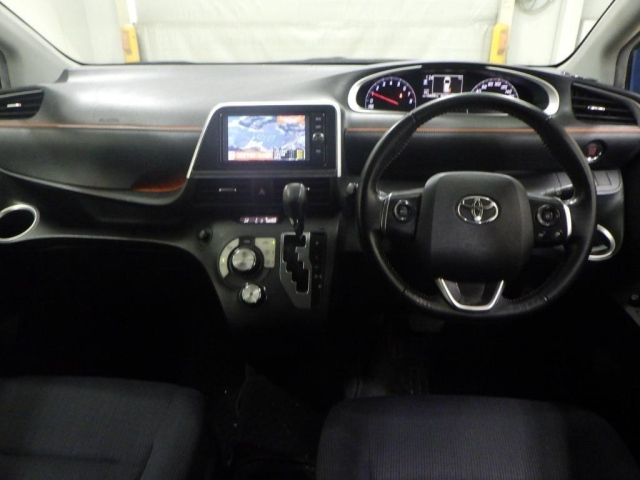 TOYOTA SIENTA 2017