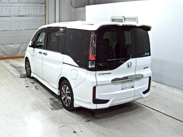 HONDA STEP WAGON 2016