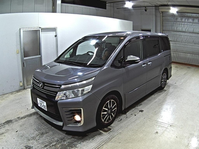 TOYOTA VOXY 2016