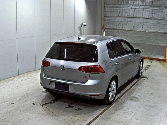 VOLKSWAGEN GOLF 2014
