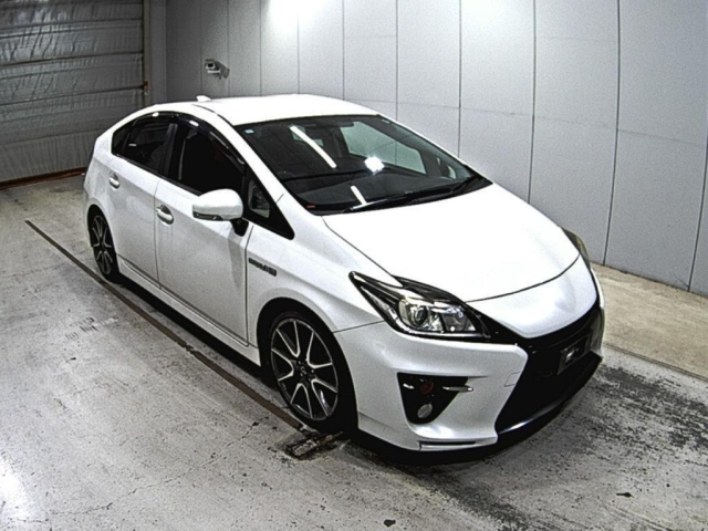TOYOTA PRIUS 2013