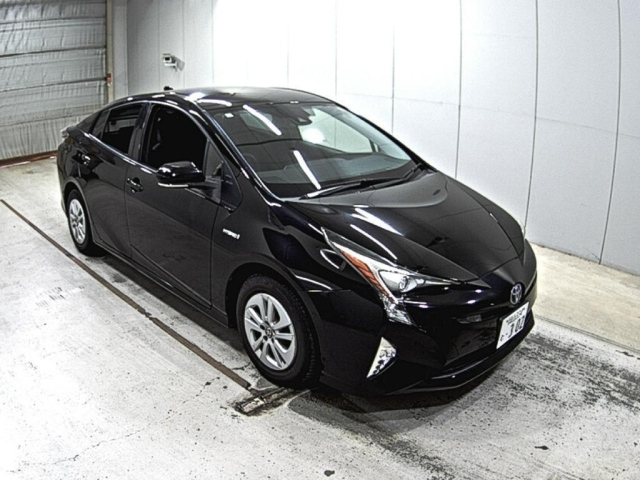 TOYOTA PRIUS 2018