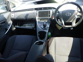 TOYOTA PRIUS 2013
