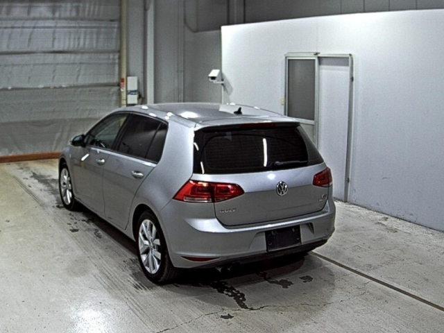 VOLKSWAGEN GOLF 2014