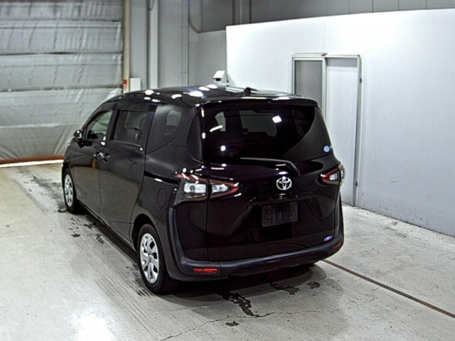 TOYOTA SIENTA 2018