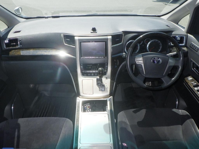 TOYOTA VELLFIRE 2011