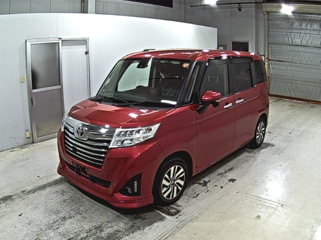 TOYOTA ROOMY 2017