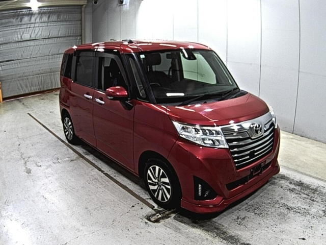 TOYOTA ROOMY 2017