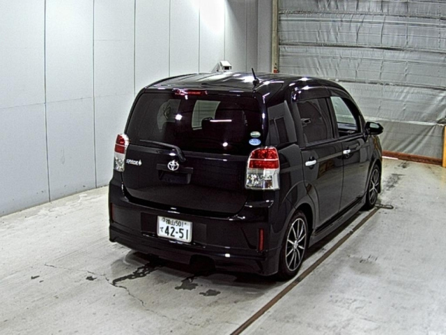 TOYOTA SPADE 2016