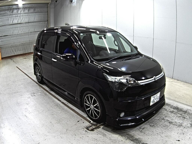 TOYOTA SPADE 2016