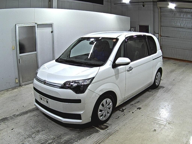 TOYOTA SPADE 2016