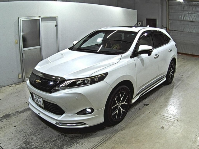 TOYOTA HARRIER 2017