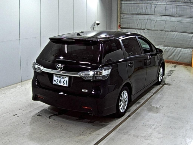 TOYOTA WISH 2015