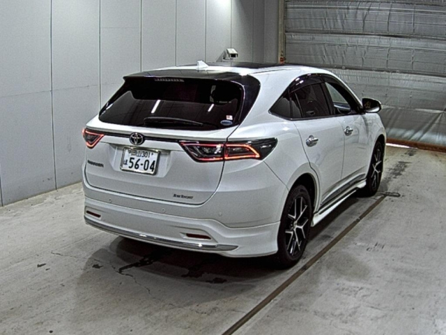 TOYOTA HARRIER 2017