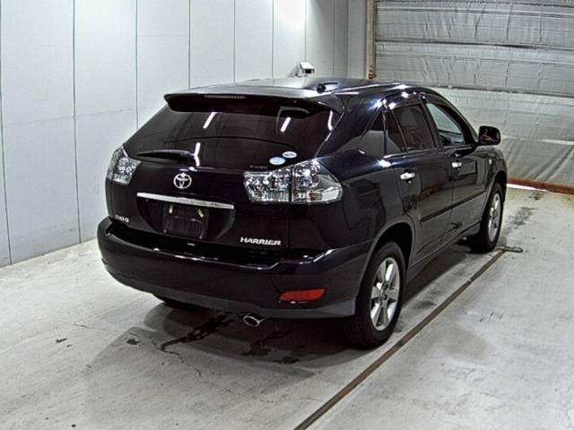 TOYOTA HARRIER 2010