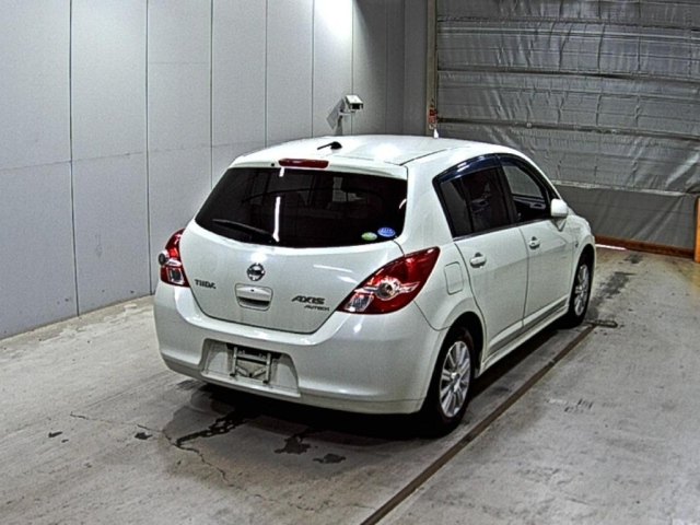 NISSAN TIIDA 2011
