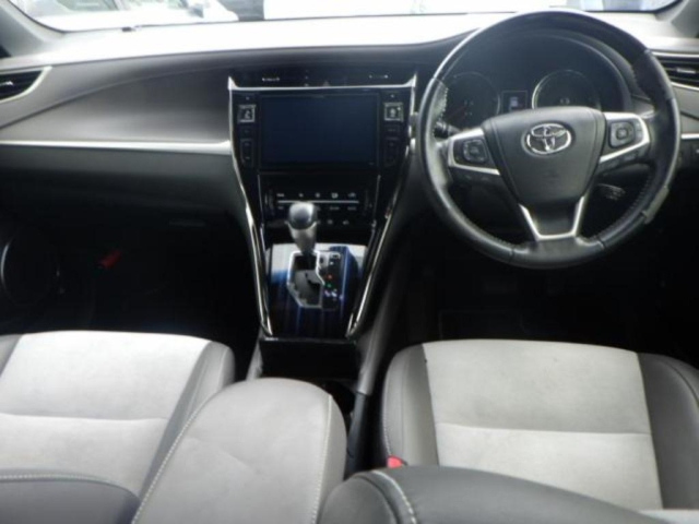 TOYOTA HARRIER 2017