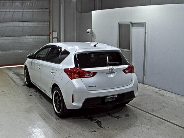 TOYOTA AURIS 2015