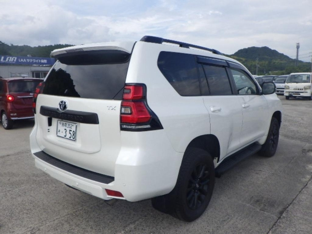 TOYOTA LAND CRUISER PRADO 2023