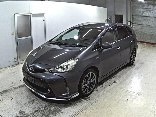TOYOTA PRIUS ALPHA 2015