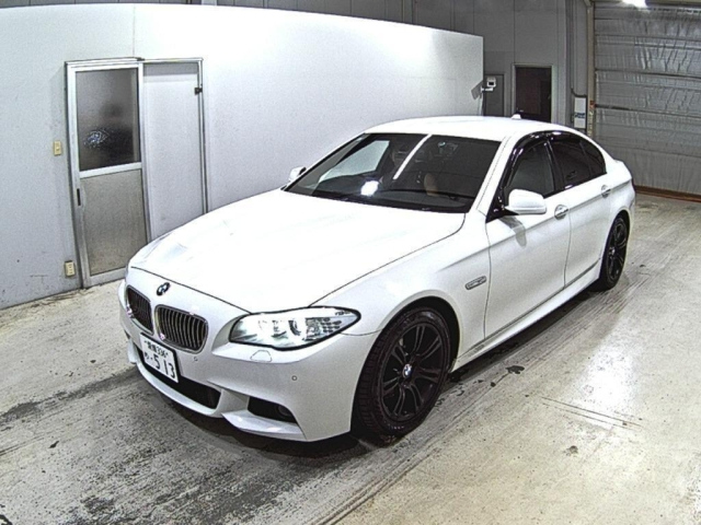 BMW 5 SERIES 2013