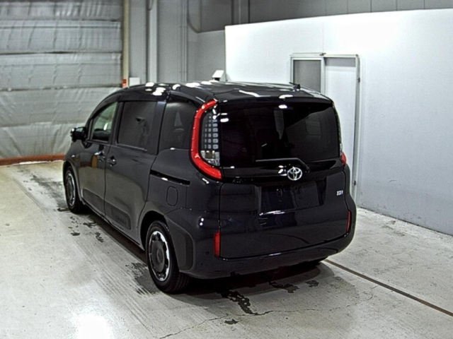 TOYOTA SIENTA 2023