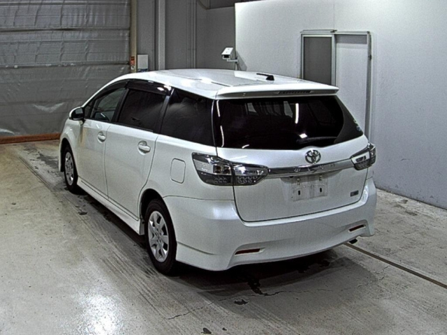 TOYOTA WISH 2012